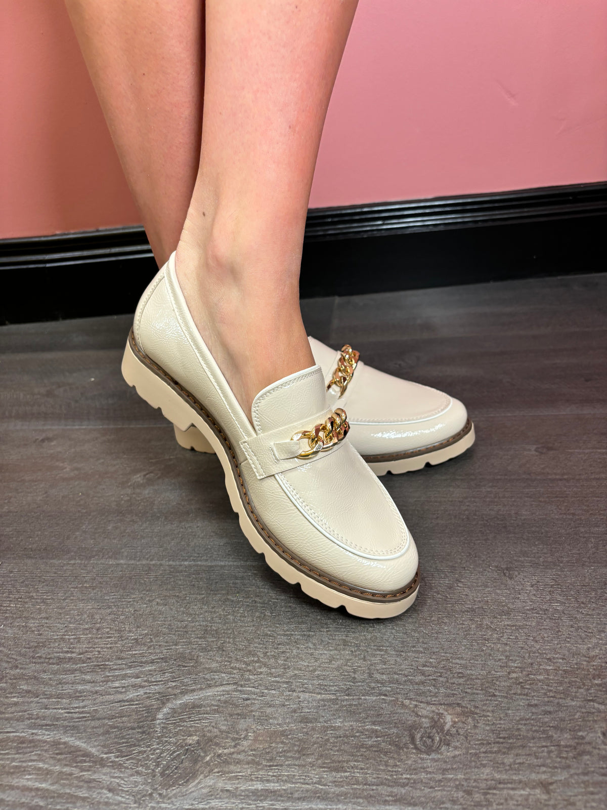 Daqia One Chiffon Link Cream Loafers