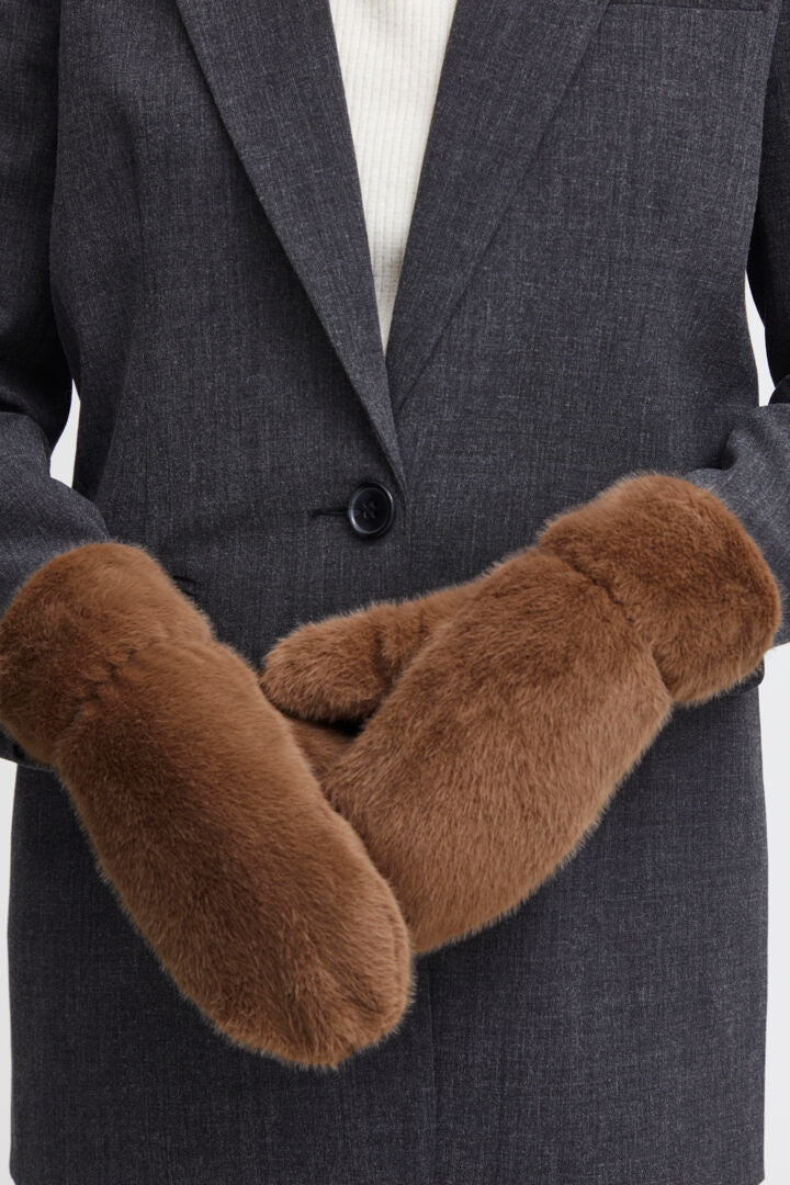 Wolfie Brown Fur Gloves