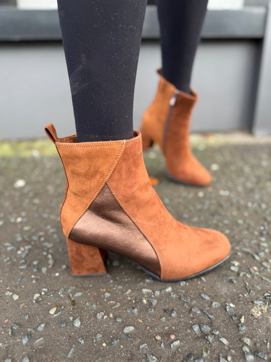 Brown Comb Suede Boots