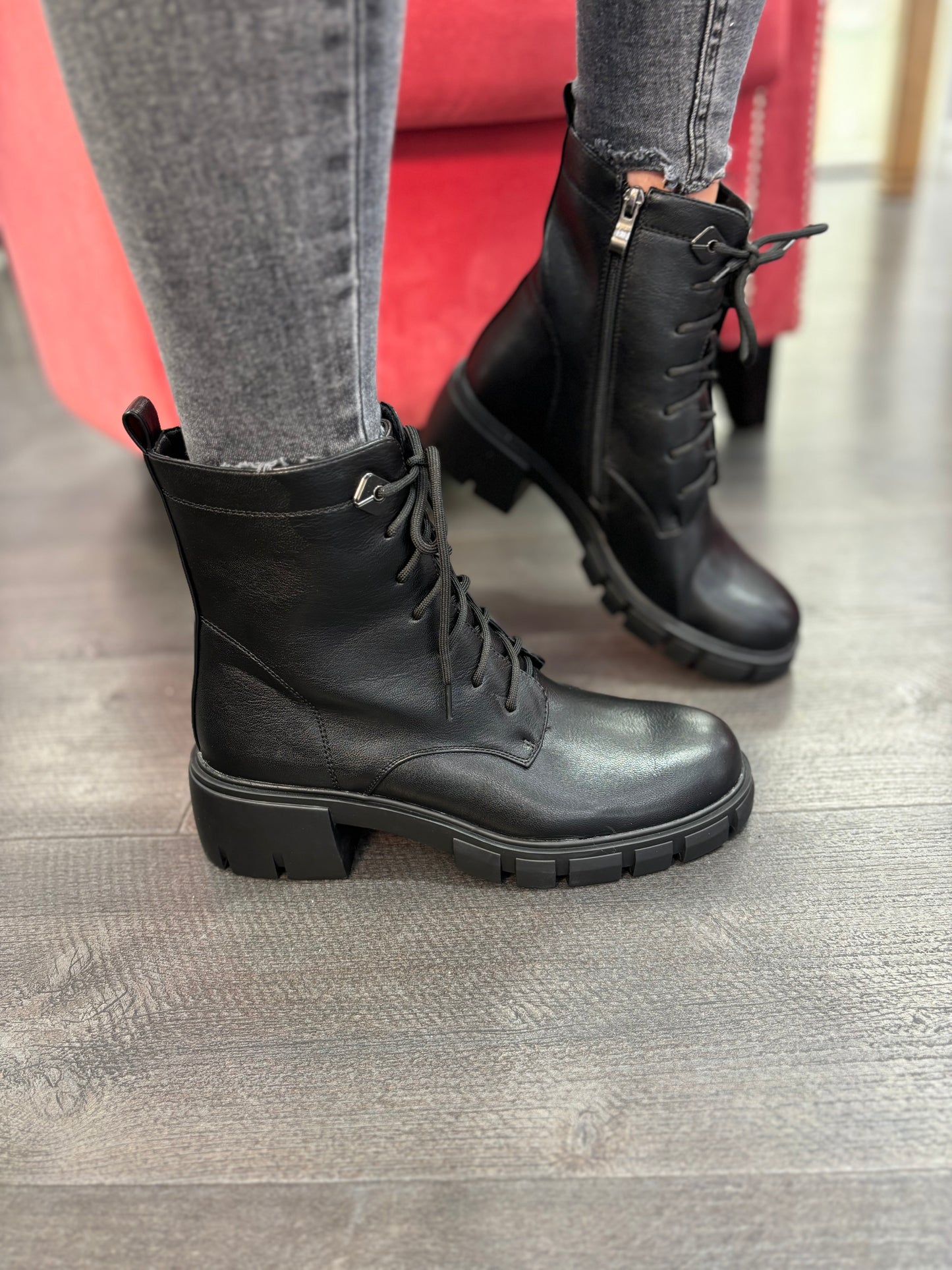 H212 Black Biker Boots