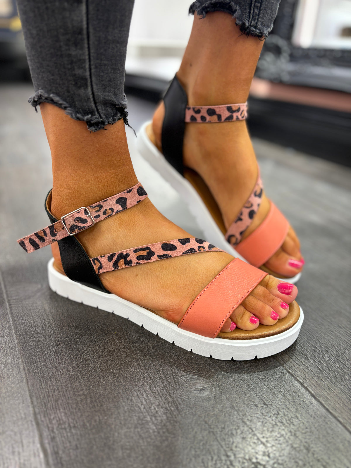 Zelda Pink Leopard Sandals